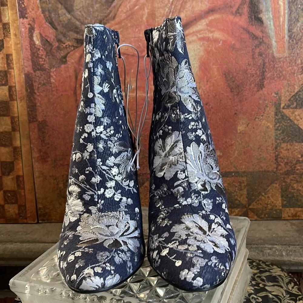 MERONA Brocade sooo pretty ankle boot! - Picture 2 of 5